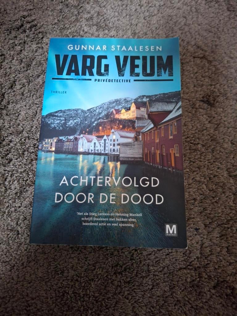 Varg Veum: Achtervolgd door de Dood - Gunnar Staalesen, Boeken, Ophalen of Verzenden, Zo goed als nieuw, Gunnar Staalesen, Scandinavië