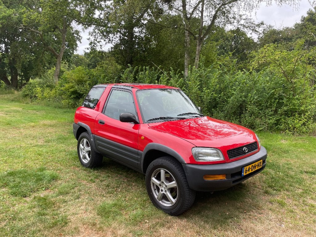 Toyota Funcruiser 2.0 I Rav4 4WD 1997 Rood, Auto's, Toyota, Particulier, Rav4, 4x4, Benzine, SUV of Terreinwagen, Handgeschakeld