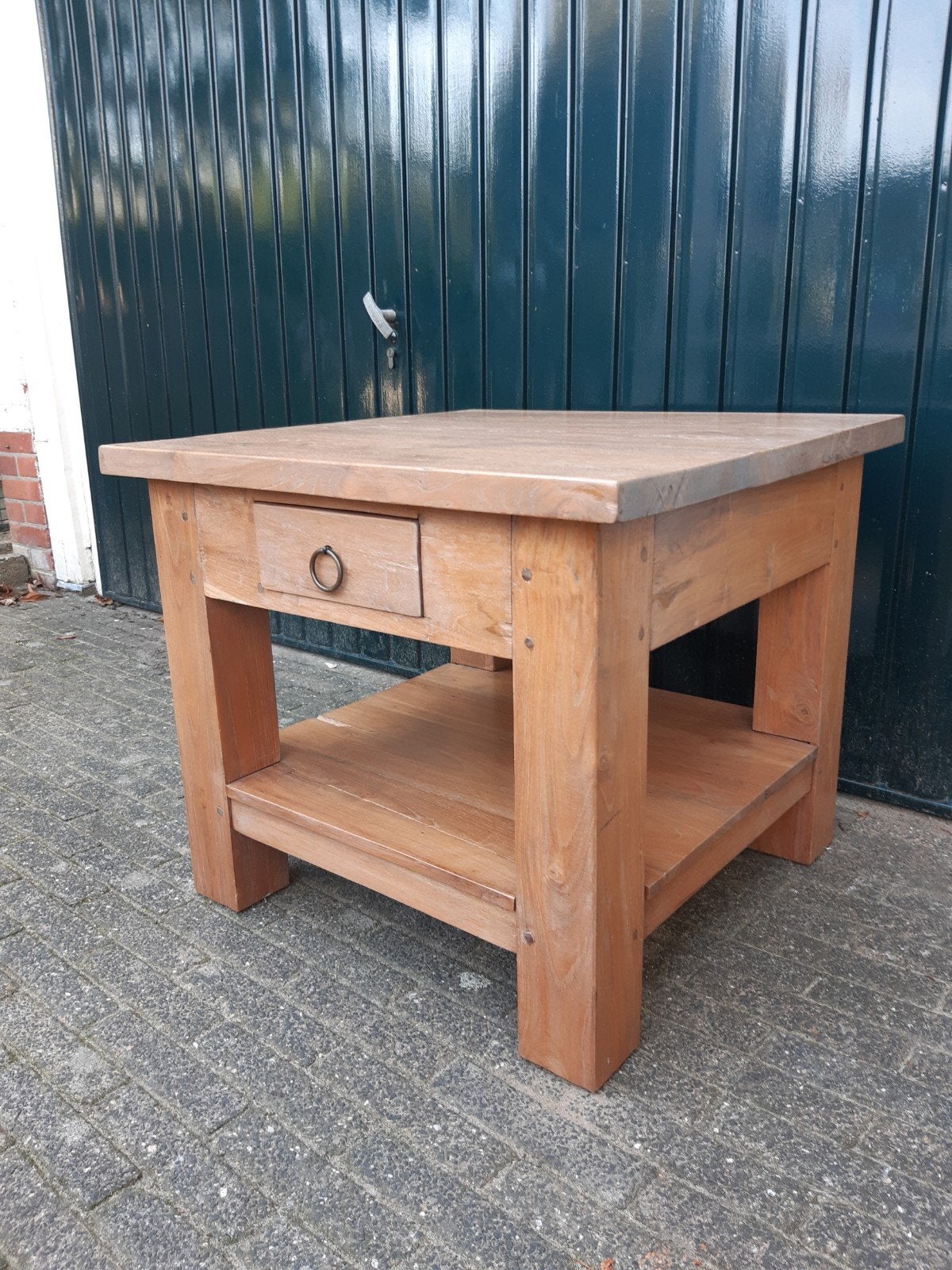 Massief houten salontafel met lade en opbergplank, Ophalen, 50 – 75, Gebruikt, 50 tot 100 cm
