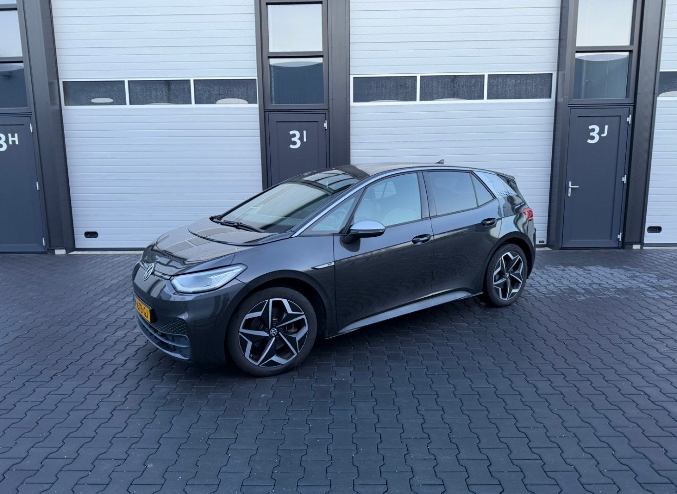 Volkswagen ID.3 58kWh 2020 Grijs - Zie beschrijving, Auto's, Volkswagen, 34 min, 1694 kg, Zwart, 95 pk