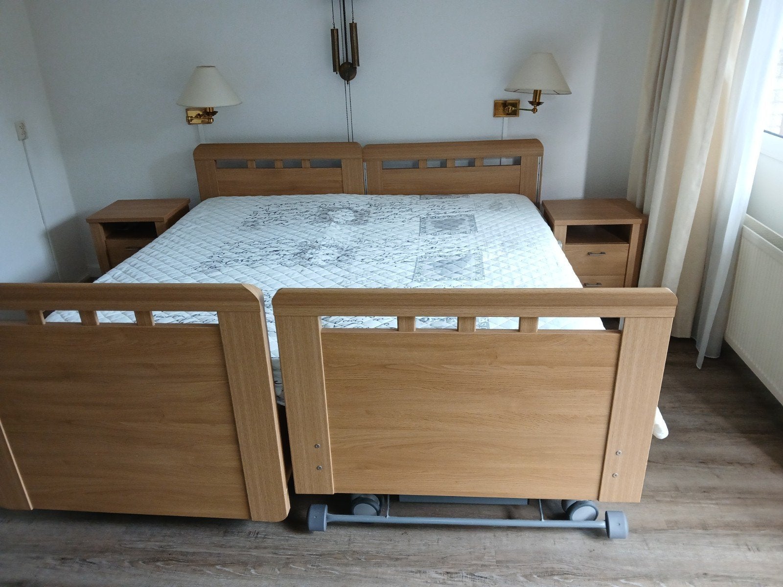Senioren bedden verstelbaar ., Ophalen, Tweepersoons, 180 cm, 200 cm