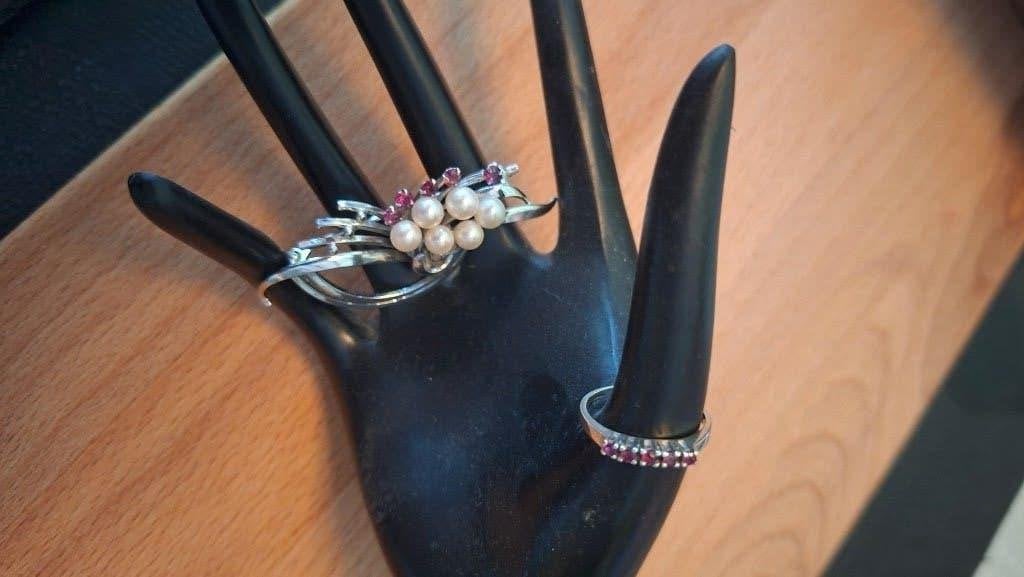 Vintage set Akoya/robijnen broche en witgouden robijn-ring, Sieraden, Tassen en Uiterlijk, Ophalen of Verzenden, Zo goed als nieuw