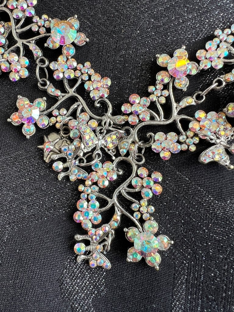 OTAZU ketting bloemetjes bijtjes iriserend Swarovski, Overige materialen, Overige kleuren, Verzenden, Zo goed als nieuw