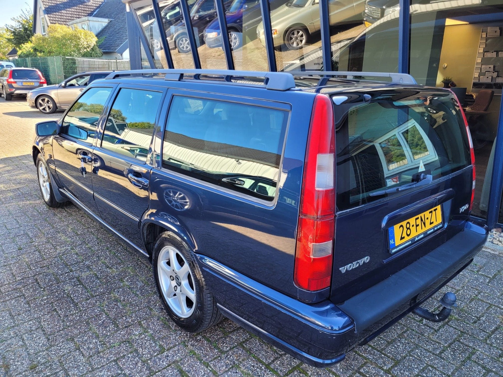Volvo V70 2.4 Polar Goed onderhouden APK 07-2027, Auto's, Voorwielaandrijving, Gebruikt, Zwart, 1436 kg