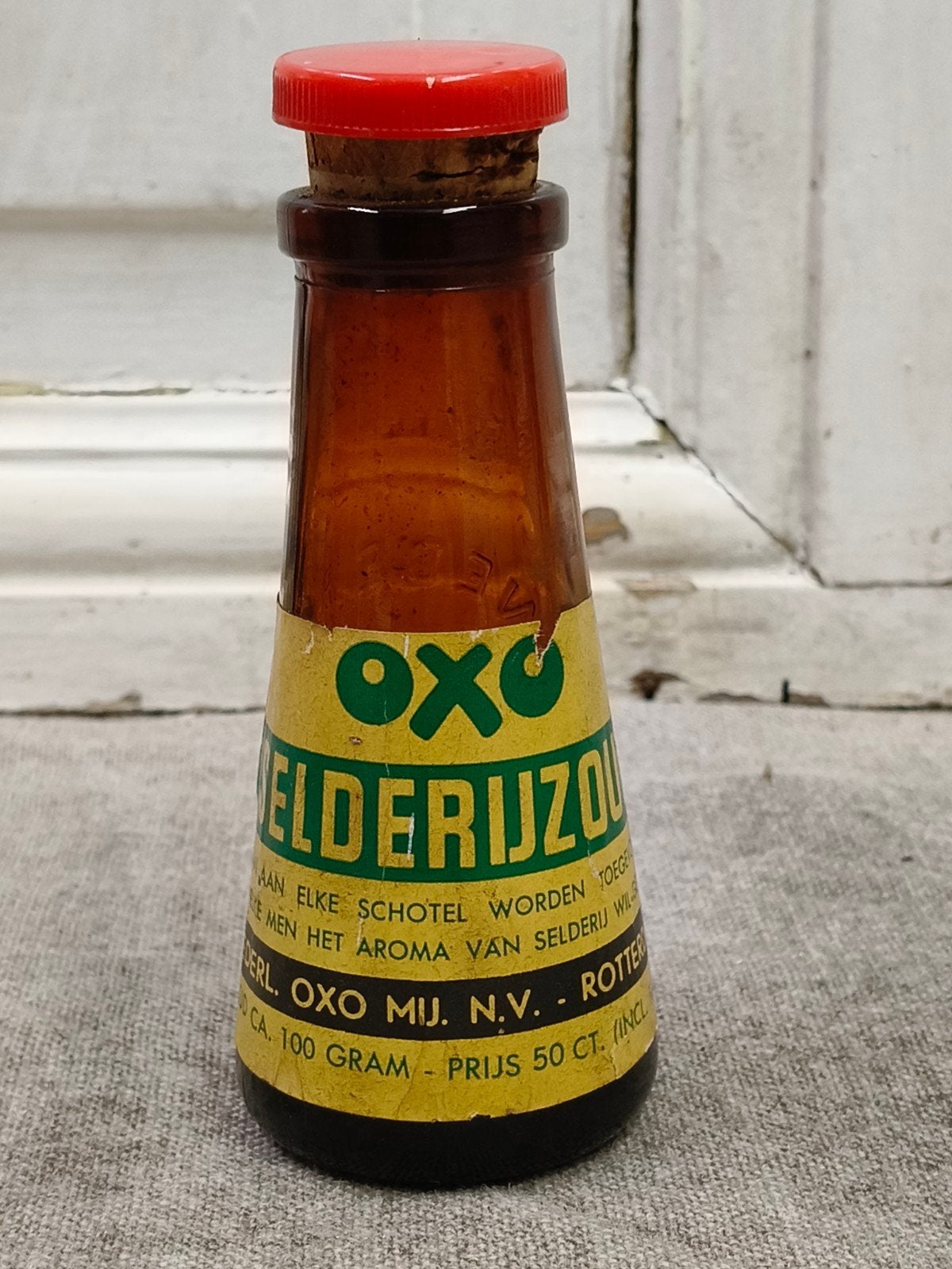 Oud flesje OXO selderijzout, Verzamelen, Ophalen of Verzenden, Gebruikt, Verpakking