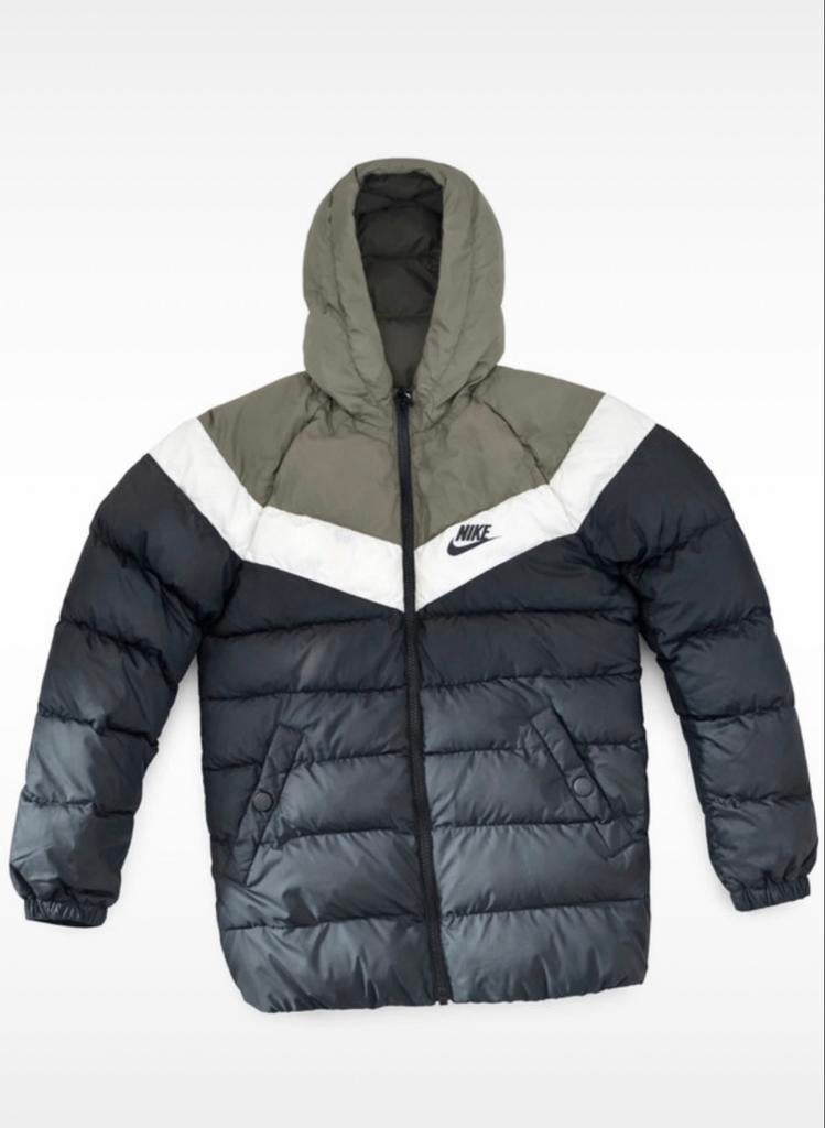 Nike Jas Maat 127/137 - Comfortabele jas, Ophalen of Verzenden, Gebruikt, Jongen of Meisje, Jas