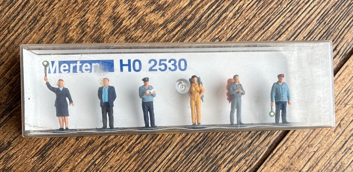 Merten HO 2530 Spoorwegpersoneel DR Figuren, Ophalen of Verzenden, Gebruikt, Overige typen, Overige merken
