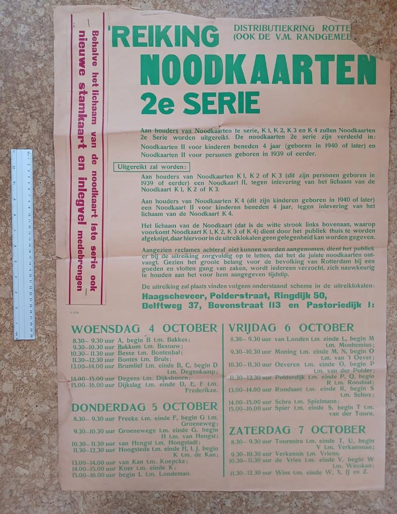 affiche uiteiking noodkaarten 2e serie Rotterdam 1944, Verzamelen, Militaria | Tweede Wereldoorlog, Overige soorten, Foto of Poster