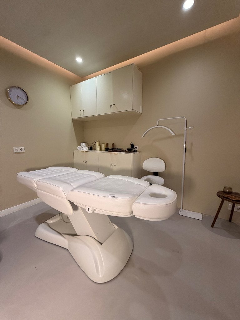 Fijne praktijkruimte in beautybranche in hartje de Pijp, 12 m², Huur, Praktijkruimte