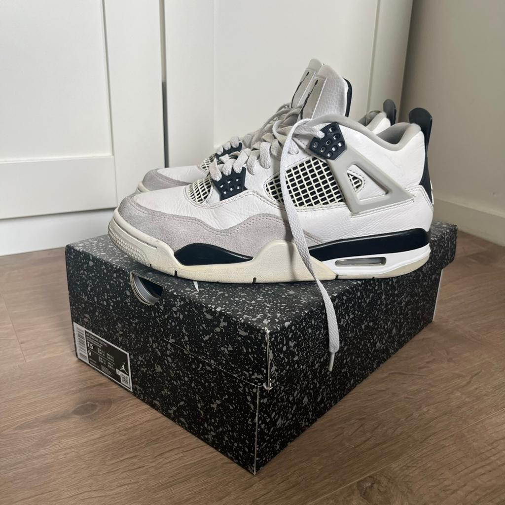Nike Air Jordan 4 retro Military Black maat 40,5 zwart wit, Kleding | Heren, Schoenen, Ophalen of Verzenden, Wit, Sneakers of Gympen
