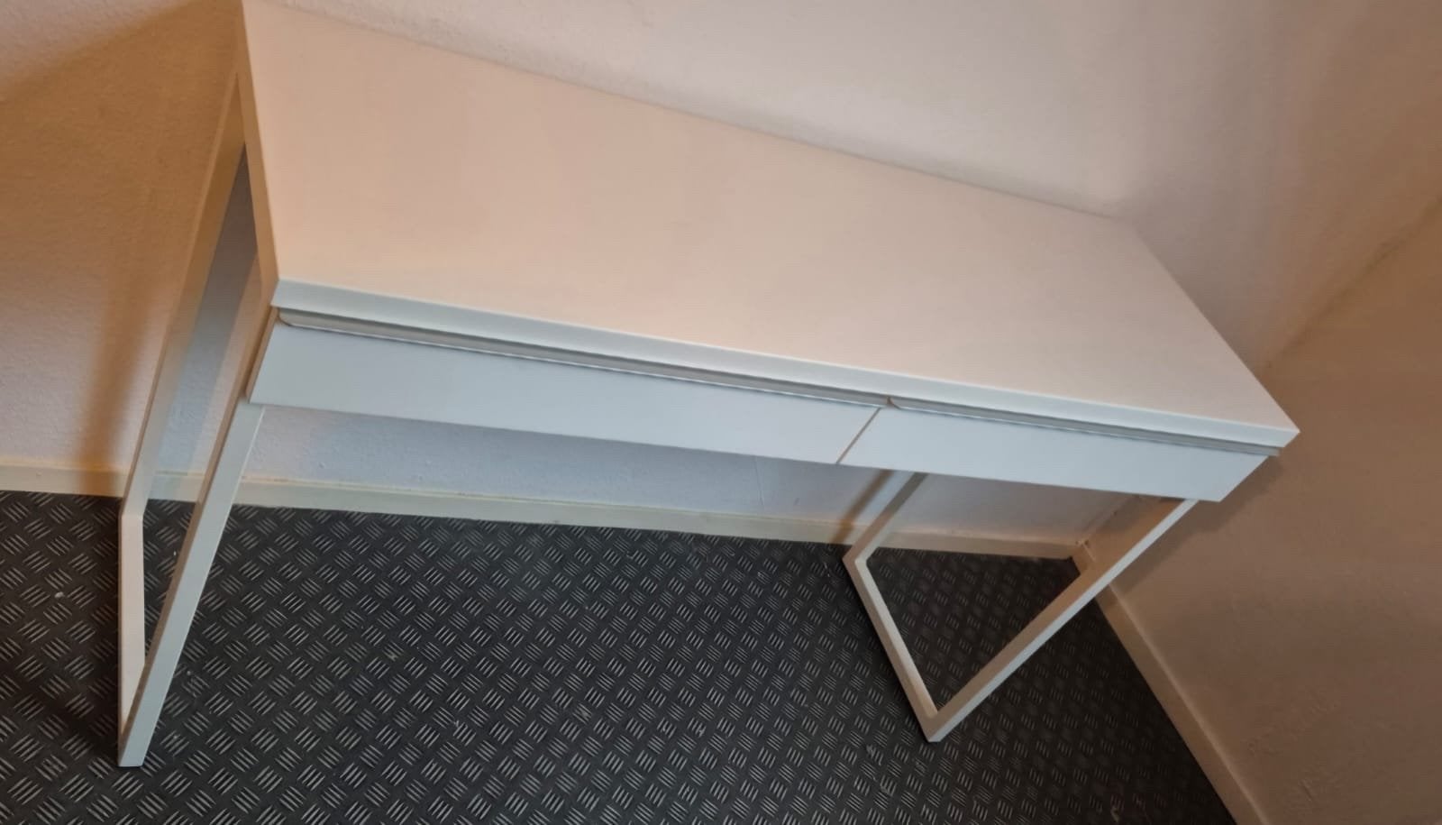 Wit side table met lades - Modern, Ophalen, Overige typen, Met lades, Spaanplaat of MDF