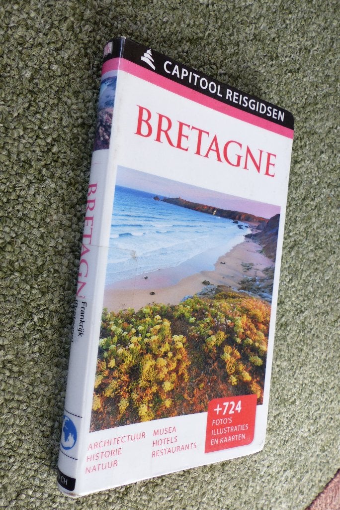 reisgids Normandië Bretagne Pyreneeën Bourgondië Provence, Europa, Ophalen of Verzenden, Reisgids of -boek, Gelezen