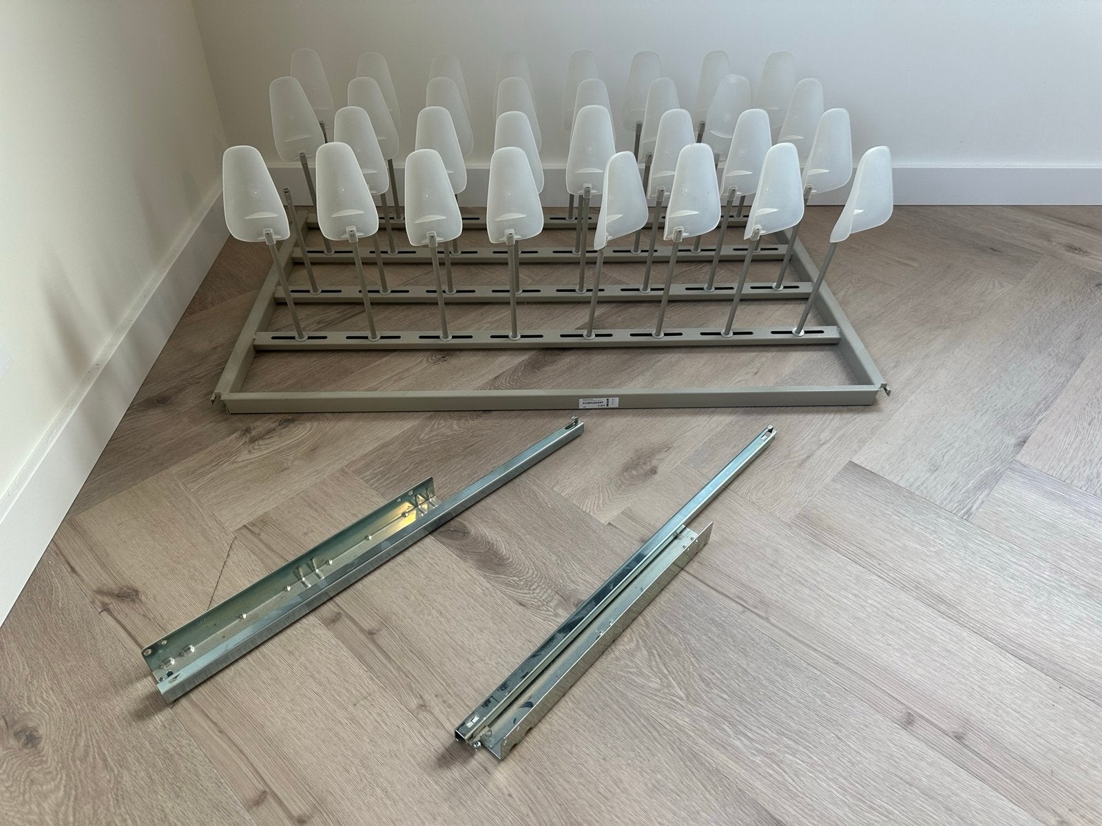 IKEA KOMPLEMENT Schoenenrek uittrekbaar - 100 cm, Huis en Inrichting, Ophalen of Verzenden, Zo goed als nieuw