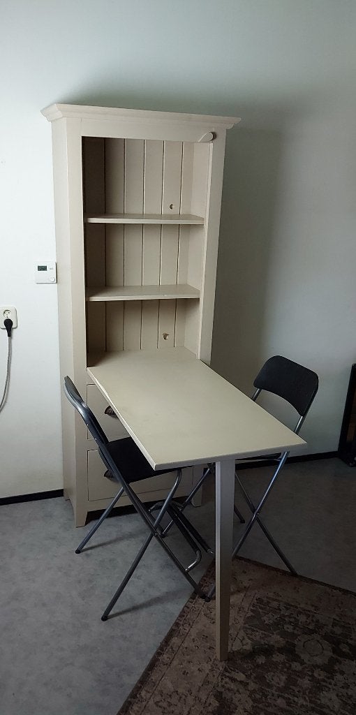 Houten Kast met Opklapbaar Tafelblad + IKEA Barkrukken, Ophalen, Gebruikt