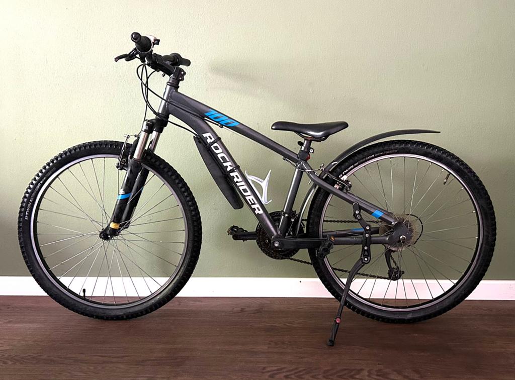 Mountainbike Rockrider ST100 met accessoires in nieuwstaat!, Fietsen en Brommers, Fietsen | Mountainbikes en ATB, Ophalen, Zo goed als nieuw