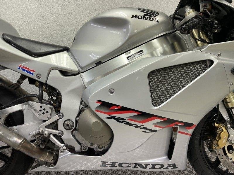 Honda VTR 1000 SP1 BOVAGGARANTIE Honda VTR 1000 SP1, Bedrijf, Super Sport, Meer dan 35 kW, 999 cc