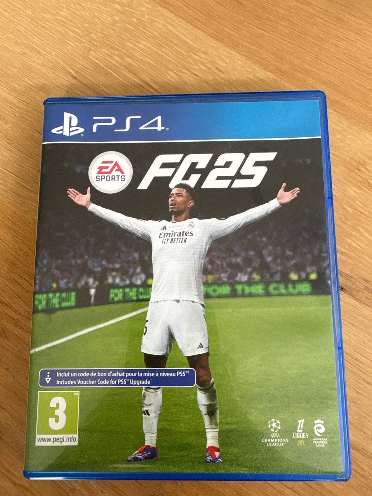 EA Sports FC 25 PS4 - Inclusief PS5 Upgrade Code, Eén computer, Ophalen of Verzenden, Zo goed als nieuw, Sport