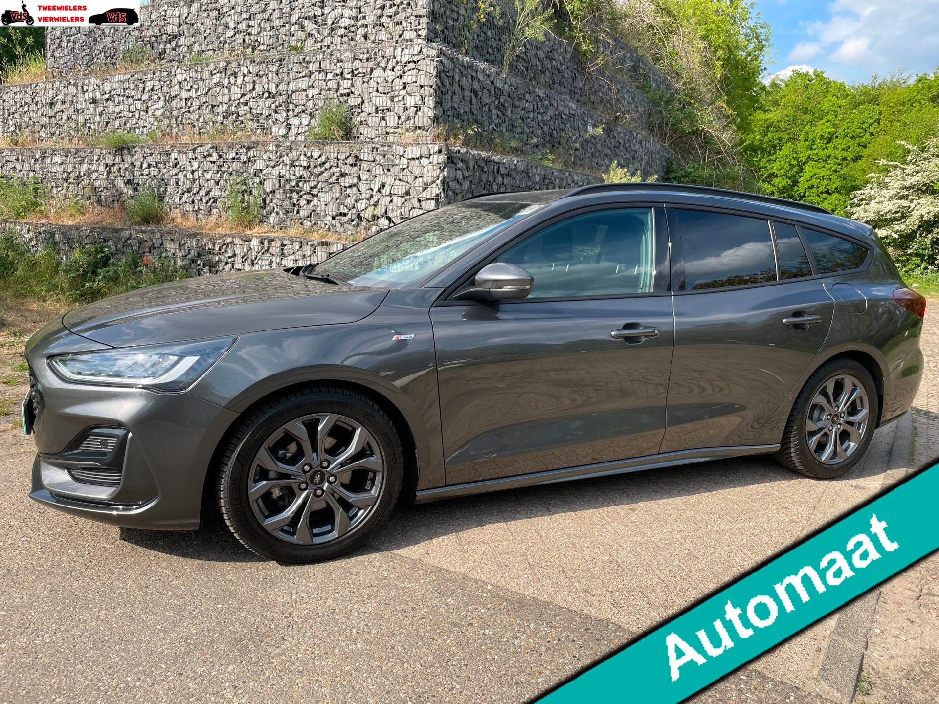 Ford Focus 1.0 EcoBoost Hybrid ST Line CarPlay Virtual Drive, Stof, Gebruikt, 19 km/l, 3 cilinders
