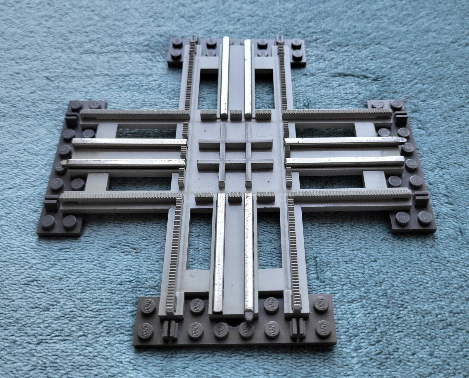 Lego trein 12 Volt grijze rails kruispunt + bielzen., Ophalen of Verzenden, Gebruikt, Losse stenen, Lego