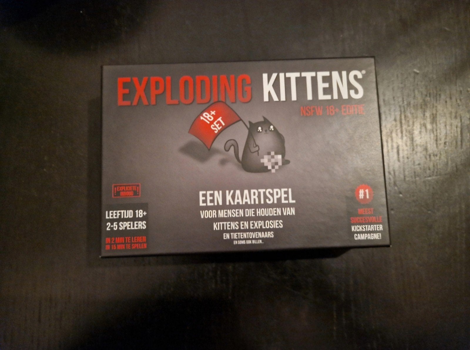 Exploding kittens 18+, Ophalen of Verzenden, Zo goed als nieuw