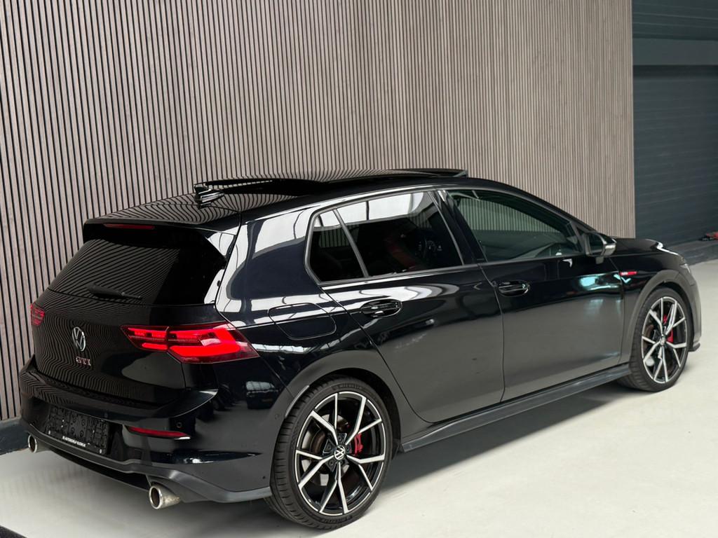 Volkswagen Golf 2.0 TSI GTI Pano | H&K | ACC (bj 2022), Euro 6, 4 cilinders, 1984 cc, Zwart
