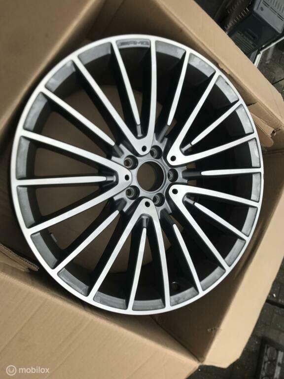 Mercedes S-klasse W223 21 inch A2234011700 AMG ///, Gebruikt, Voor, Mercedes-Benz, Ophalen of Verzenden
