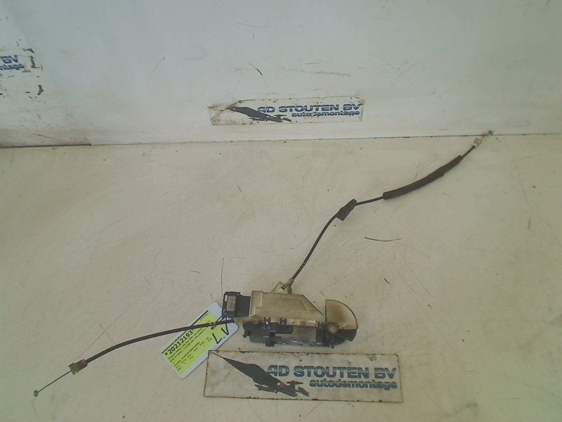Portierslot Links Voor Peugeot 5008 I (0A/0E) 2011 PSA825158, Kontakt-peugeot@peugeot.com, Gebruikt, Peugeot Deutschland GmbH