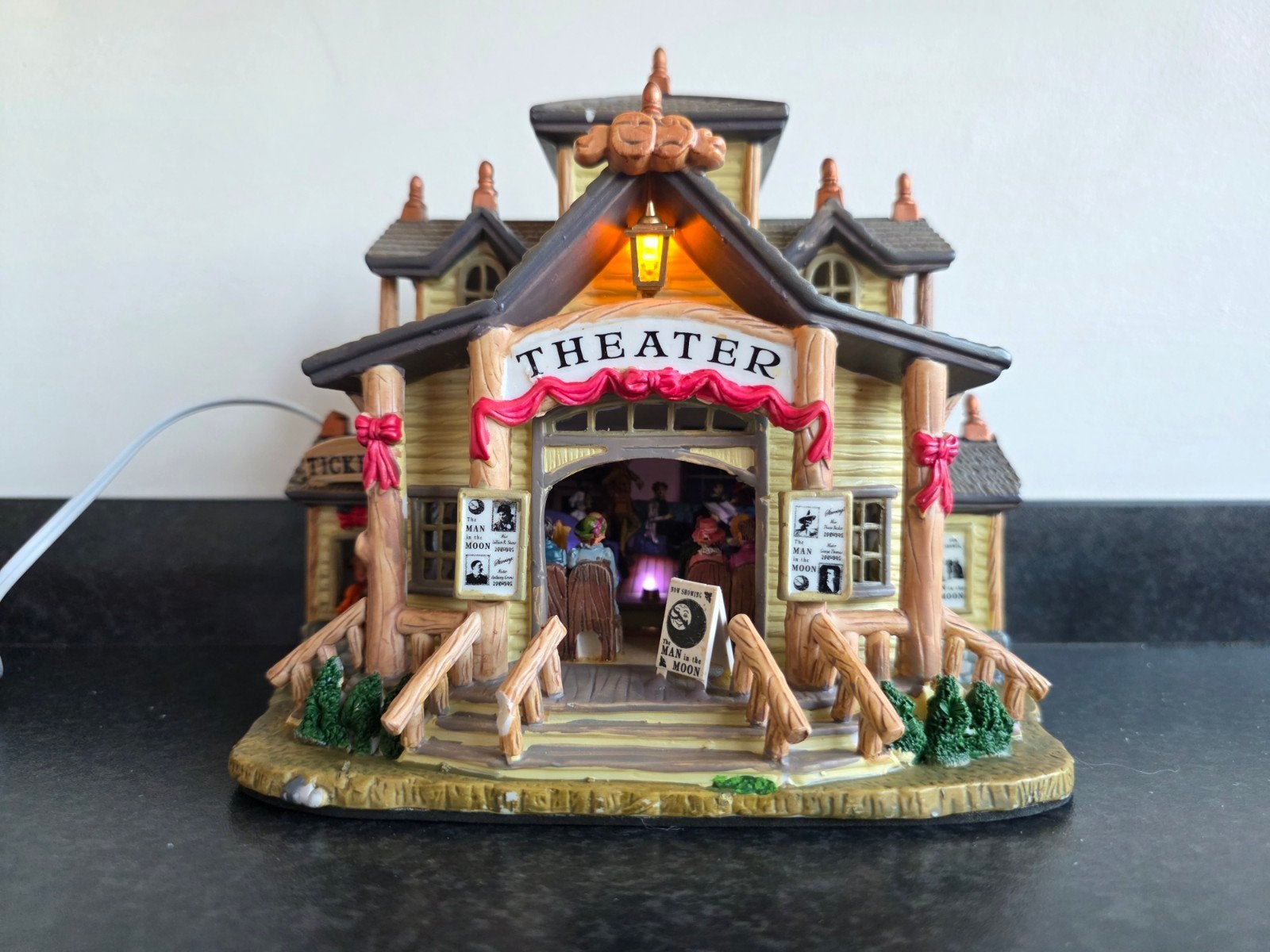 Lemax Retired The Wildwood Theater kerstdorp huisje, Diversen, Ophalen, Gebruikt