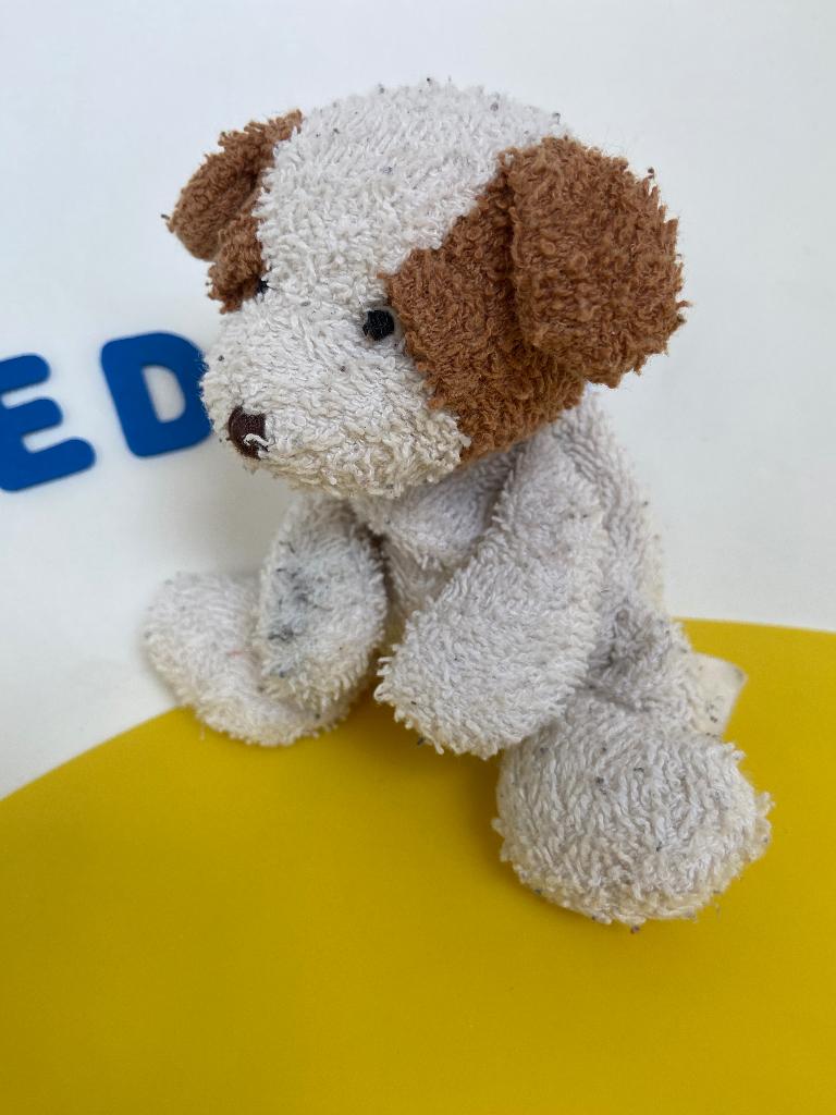 K1406 Russ berrie hond hondje wit bruin poodle, Ophalen of Verzenden, Hond