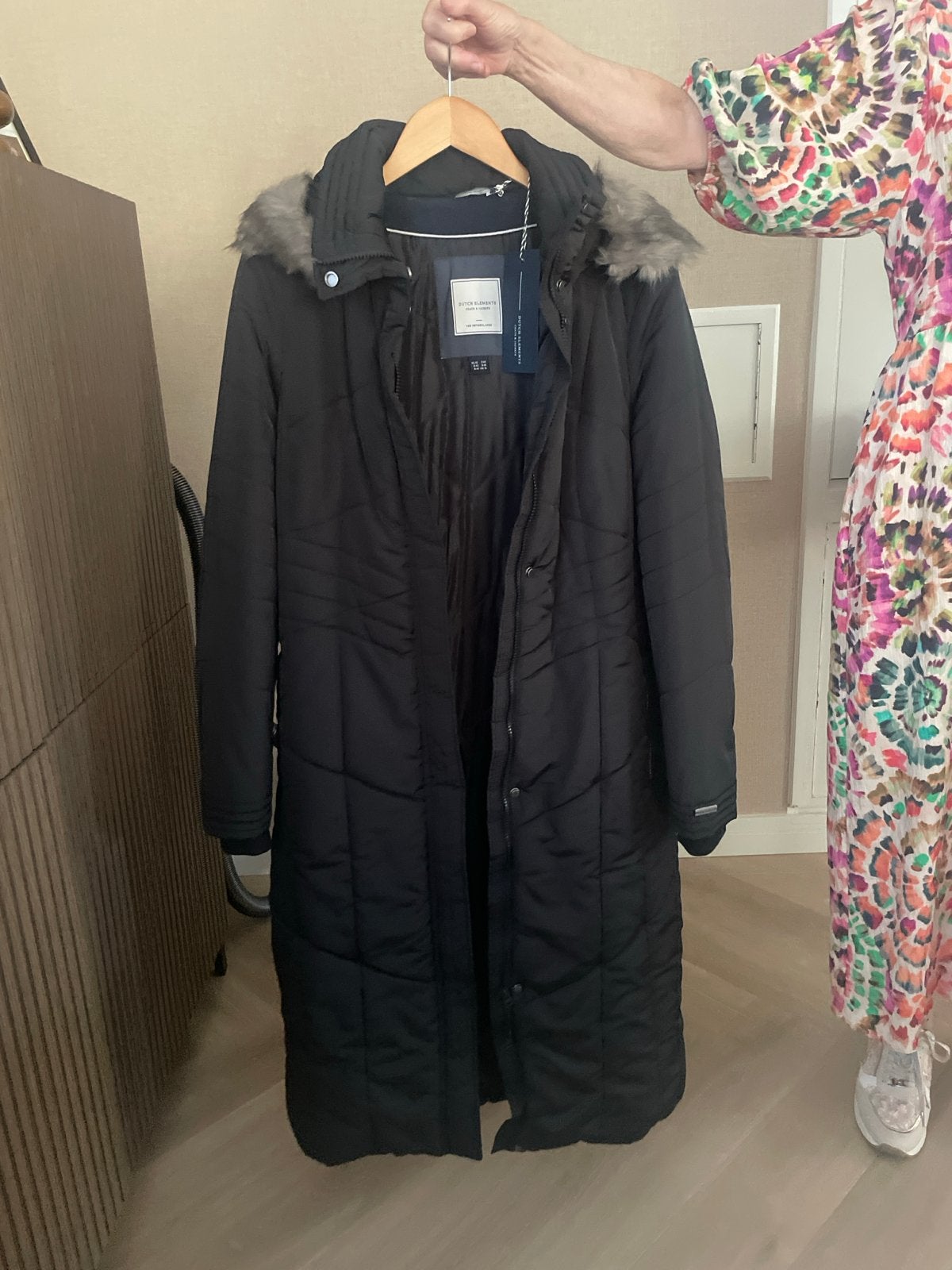 Nieuwe Dutch Elements Zwarte Winterjas met Bontkraag, Ophalen of Verzenden, Nieuw, Maat 42/44 (L), Zwart