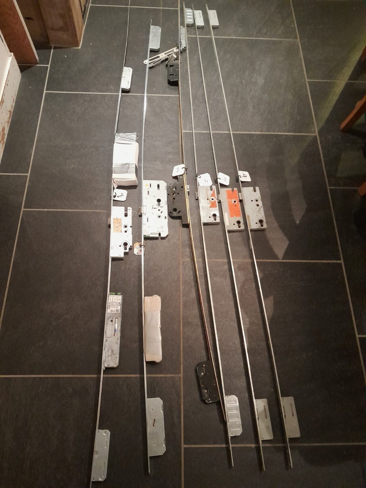 Kfv meerpuntsloten /driepuntsluiting mech - elek. nemef buva, Ophalen, Slot