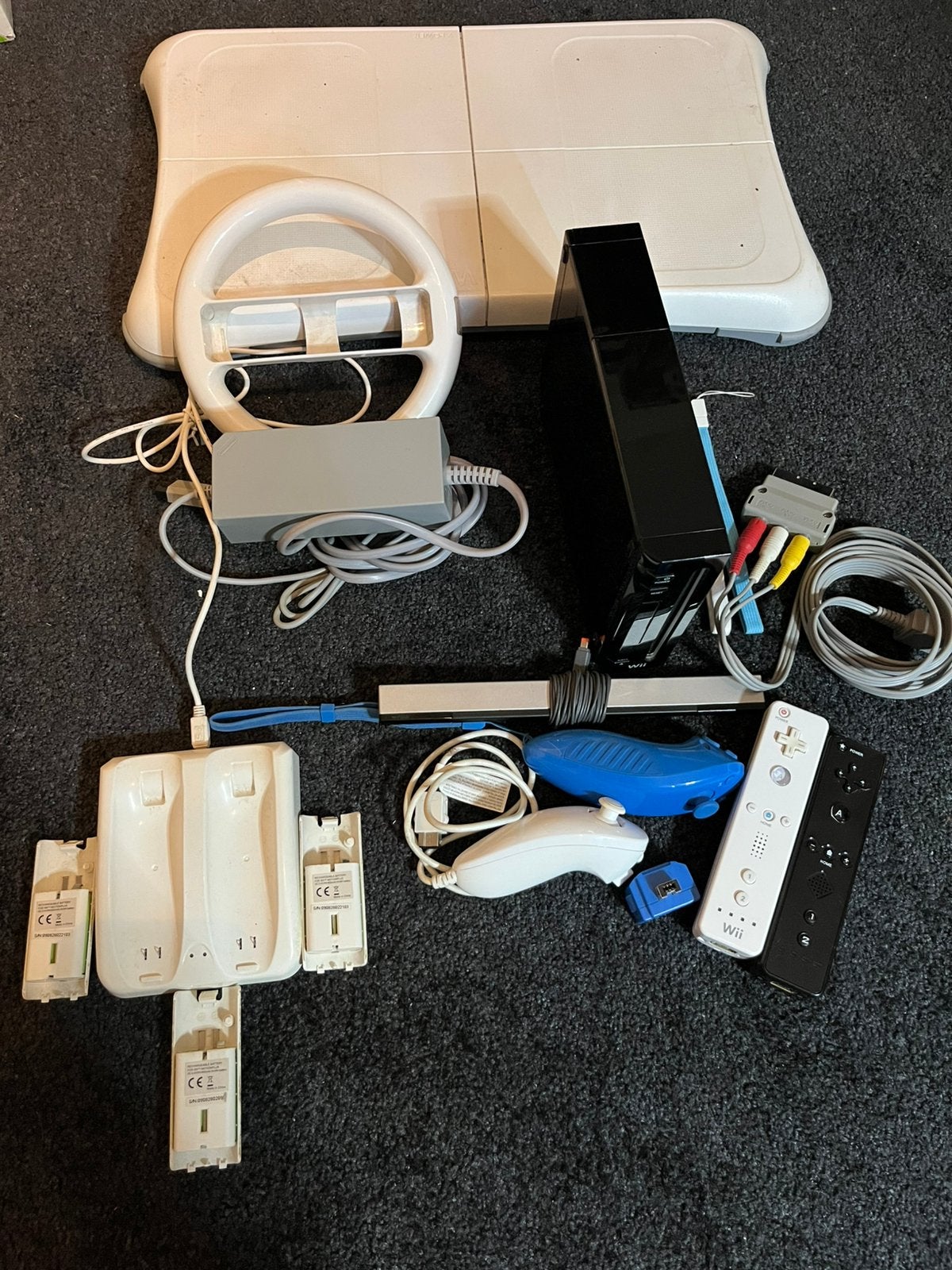 Complete Wii zwart, Ophalen of Verzenden, Gebruikt, Met 2 controllers, Met Balance Board