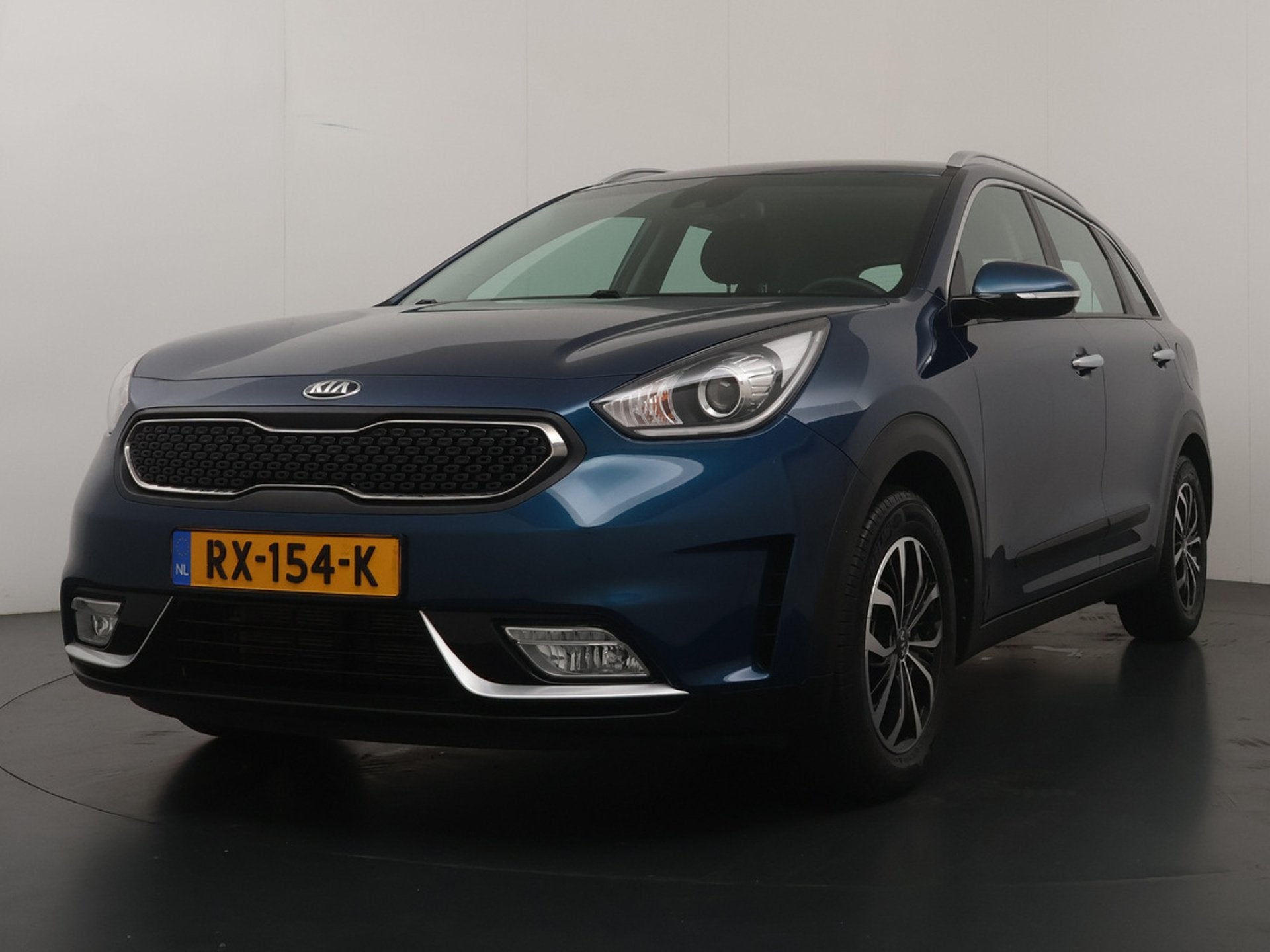 Foto 3 van Kia Niro 1.6 GDi Hybrid DynamicLine Trekhaak - Navigatie - C