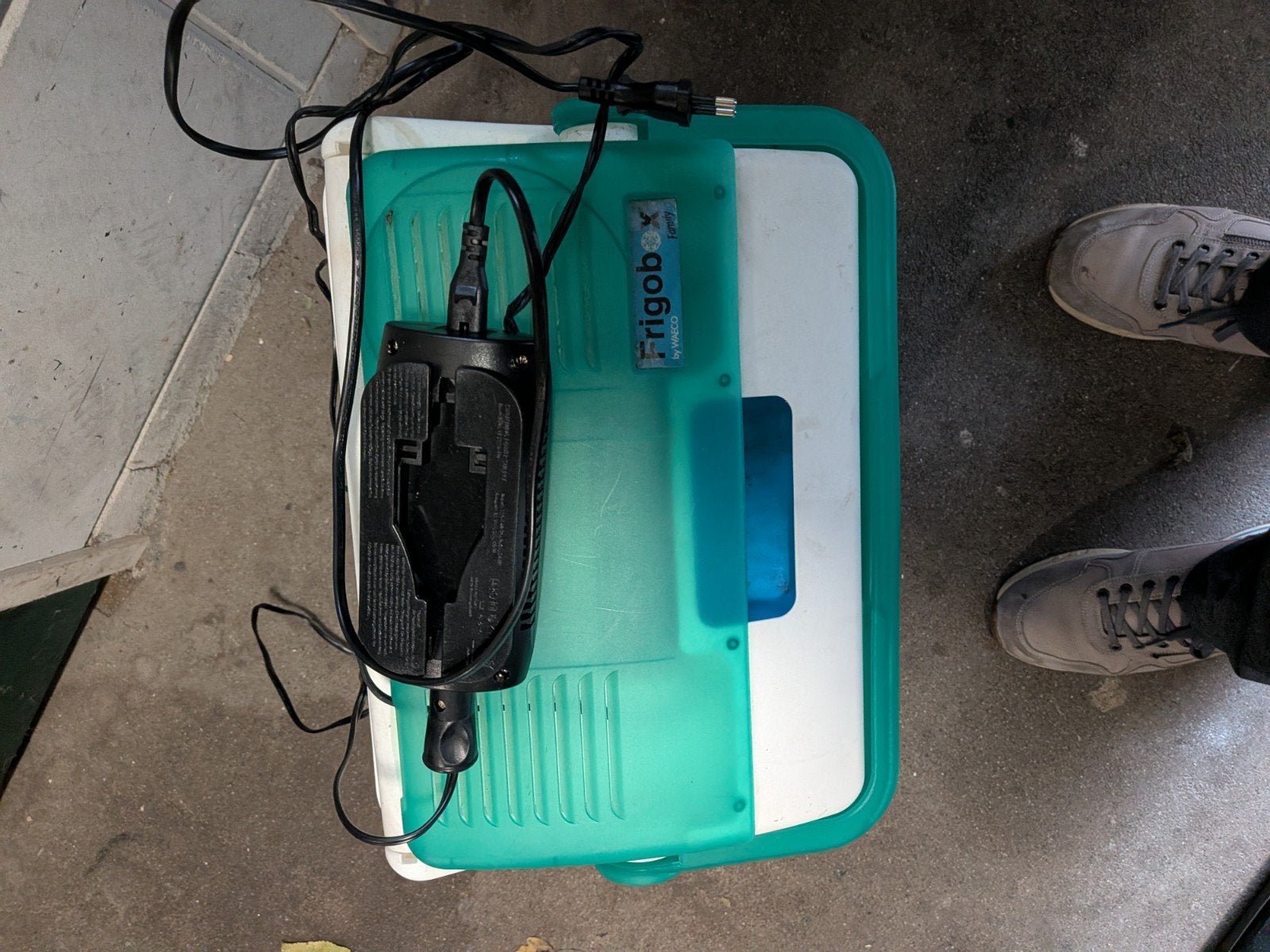 Koelbox  220 volt --12 volt, Caravans en Kamperen, Ophalen of Verzenden