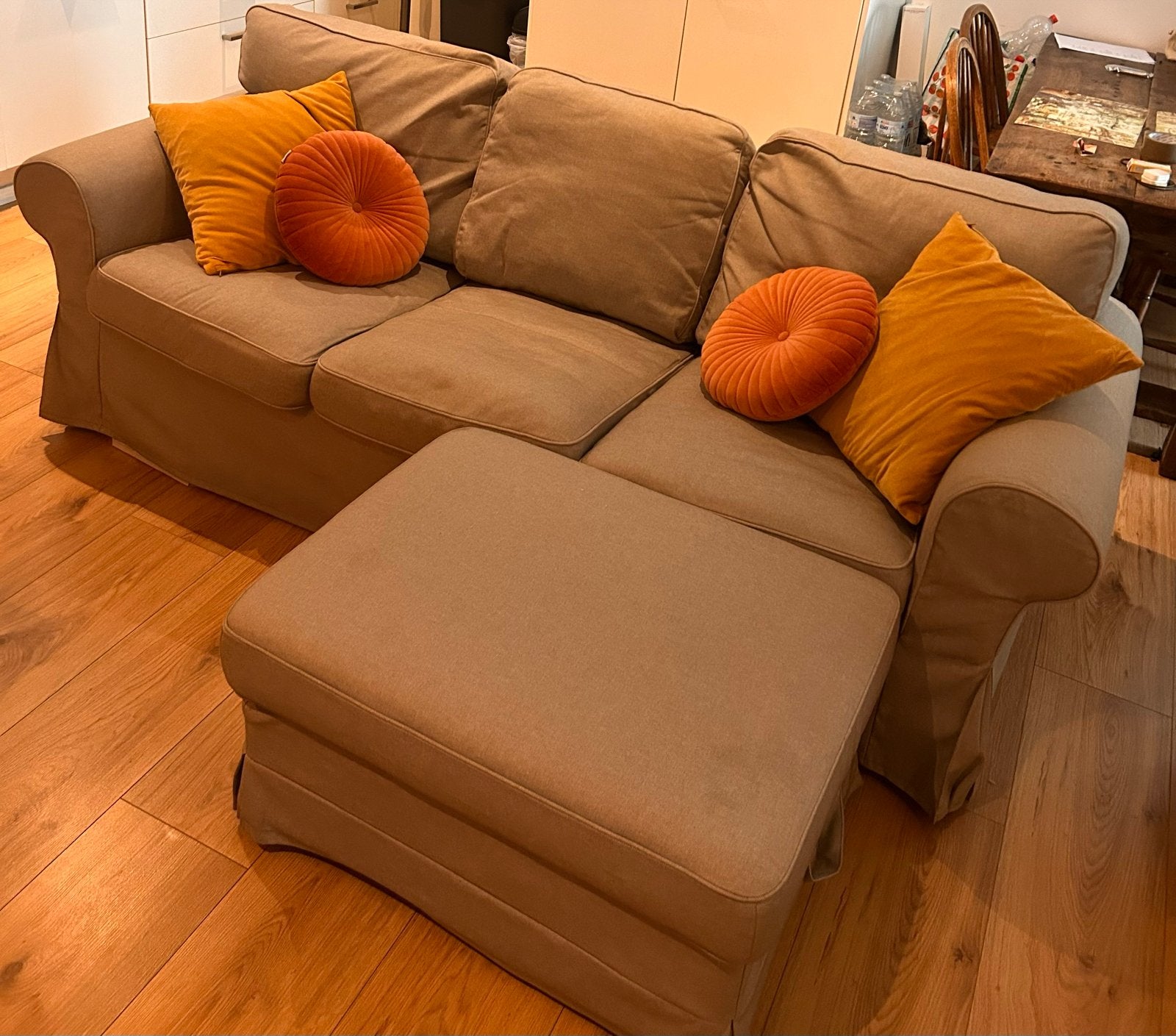 Comfortabele 3-zitsbank en bijpassende poef, Ophalen, Gebruikt, 100 tot 125 cm, Hoekbank