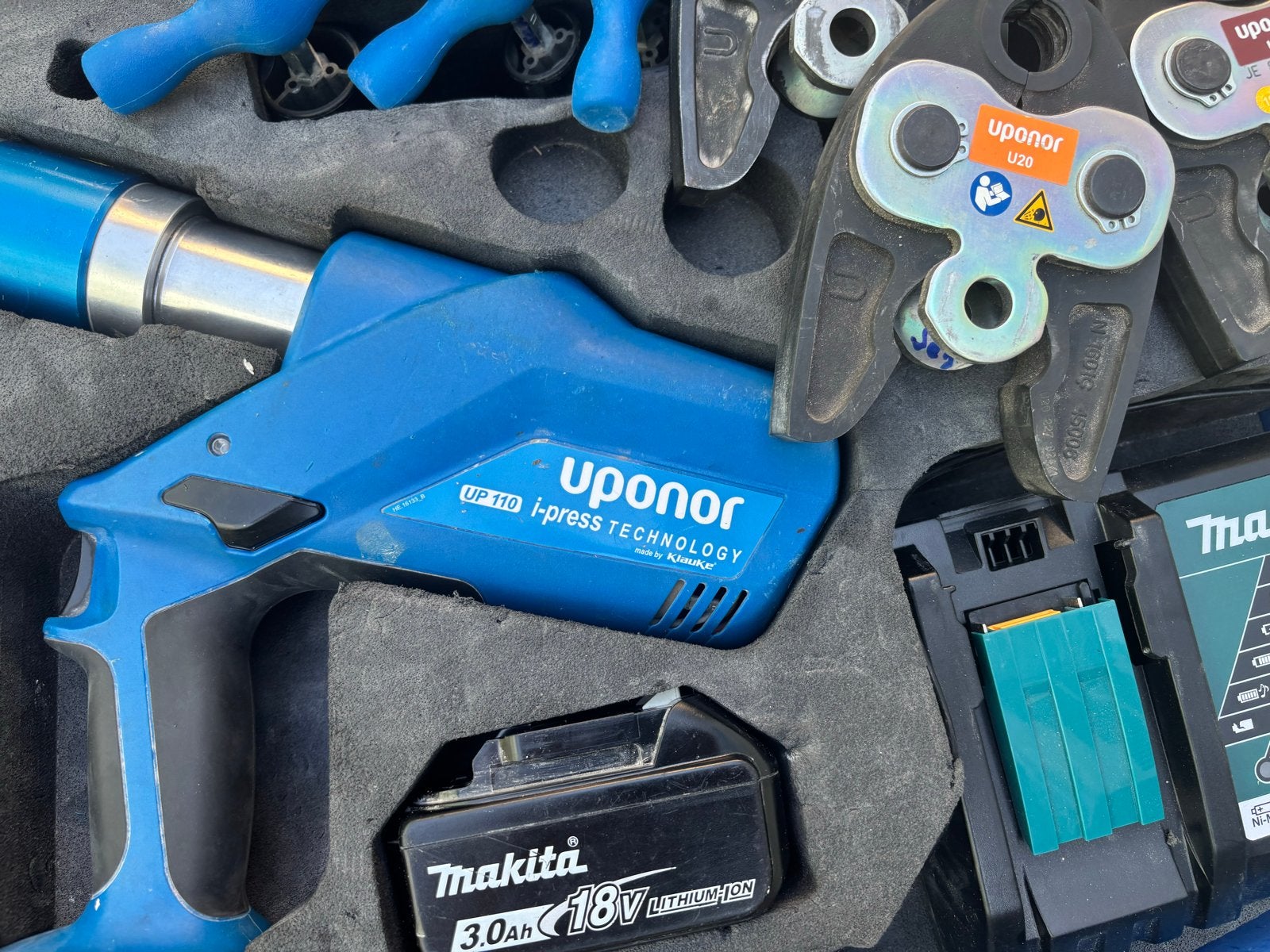 Uponor UP 110 persmachine met persbekken en ontbramer, Doe-het-zelf en Verbouw, Ophalen of Verzenden, Gebruikt