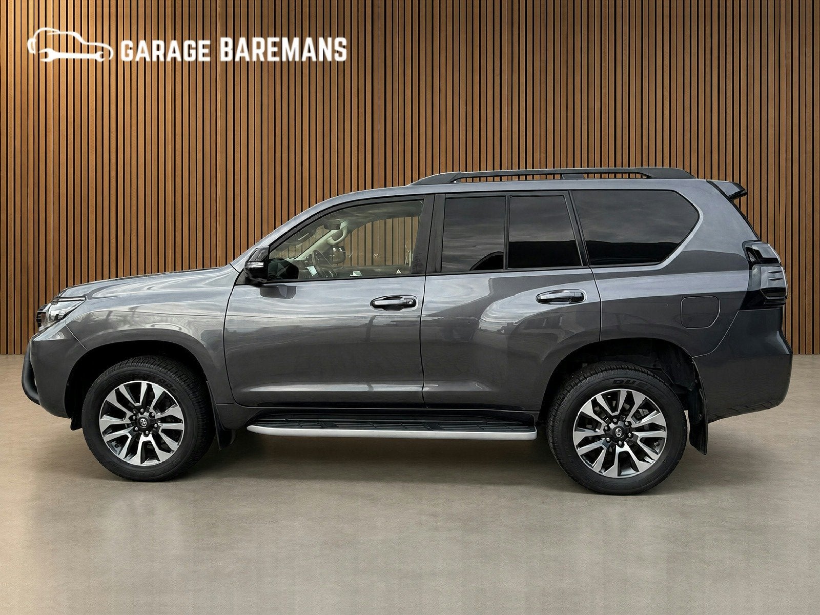 Toyota Land Cruiser 2.8 D-4D-F Black Edition Window Van, Auto's, Automaat, Gebruikt, 4 cilinders, Bedrijf