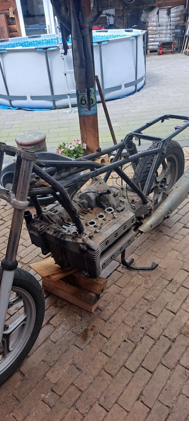 BMW K100RS 1987 Rollend frame met wielen en motorblok, Ophalen
