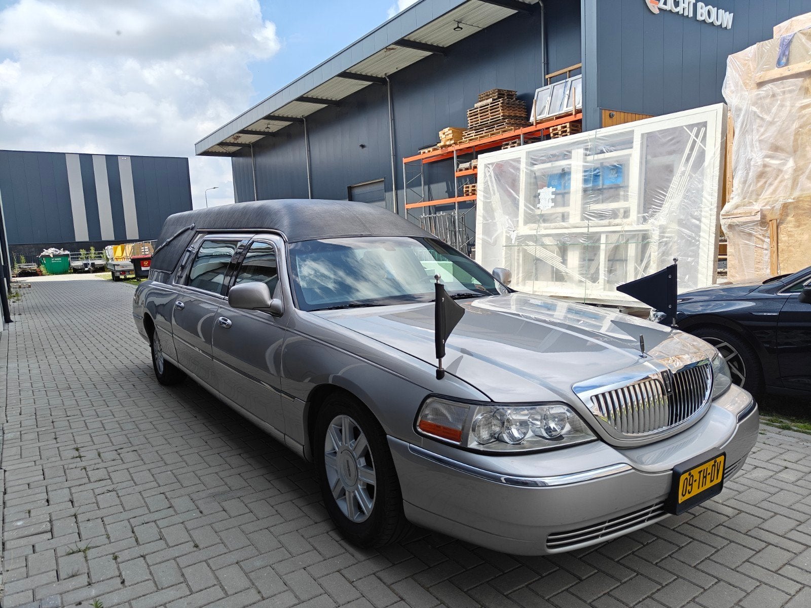 Lincoln Town Car Towncar 2006 Grijs, Auto's, Automaat, Achterwielaandrijving, Automatische klimaatregeling, Particulier