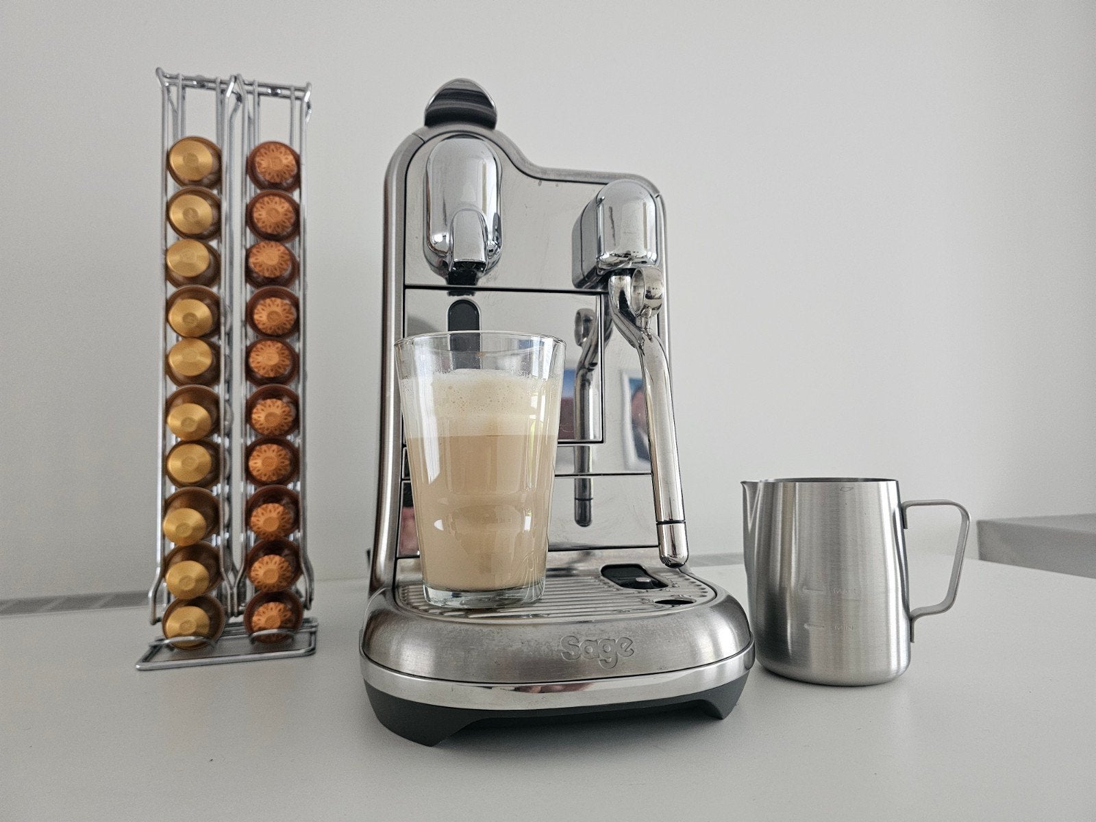 Nespressso Sega Creatista Pro + origineel melkkan 3 jaar oud, Witgoed en Apparatuur, Koffiezetapparaten, Koffiepads en cups, 10 kopjes of meer