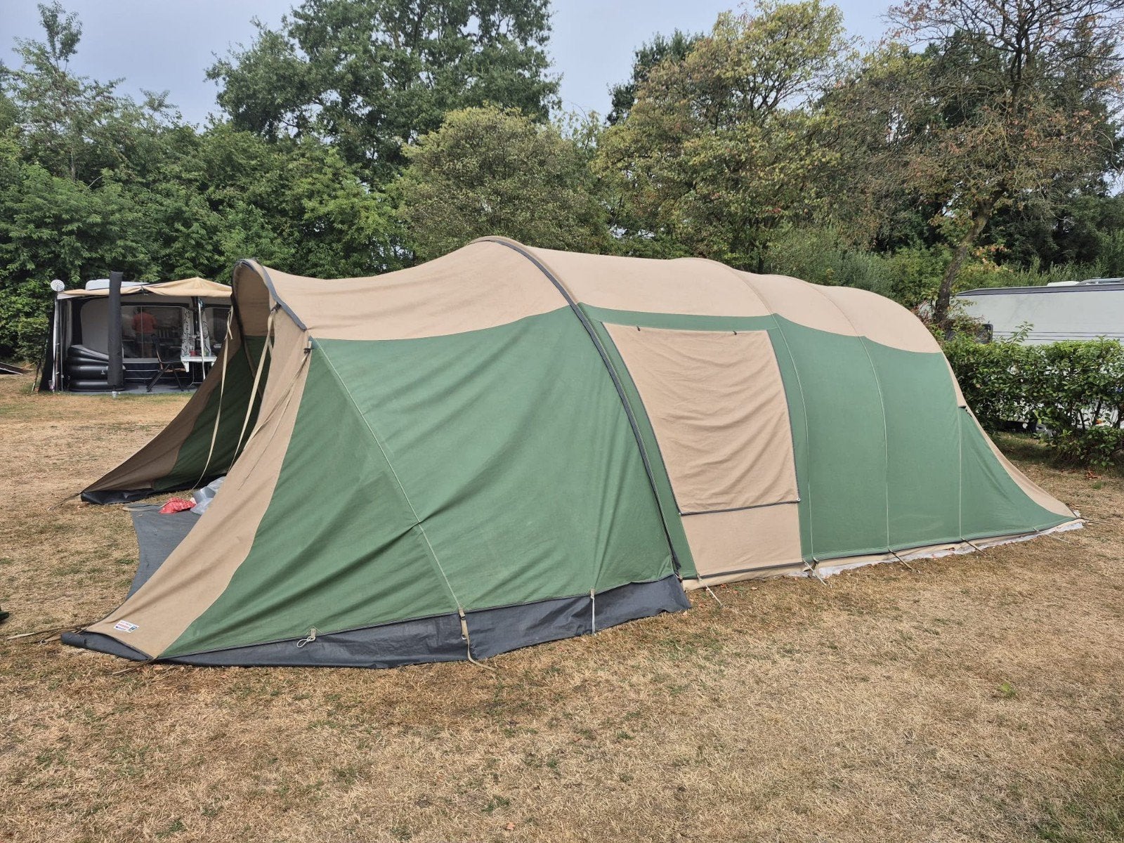 Falco gezinstent 8.90x4.60 m, Ophalen, Gebruikt, Tot en met 6