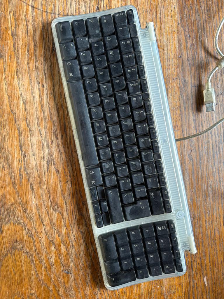 Apple USB Toetsenbord M2452 - Vintage QWERTY, Computers en Software, Toetsenborden, Ophalen of Verzenden, Qwerty, Gebruikt, Bedraad