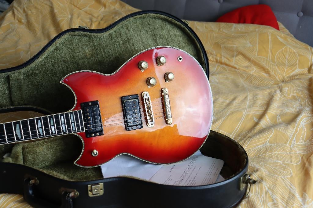 Yamaha SG1000 1982 + Yamaha Koffer, Muziek en Instrumenten, Snaarinstrumenten | Gitaren | Elektrisch, Ophalen, Gebruikt, Solid body