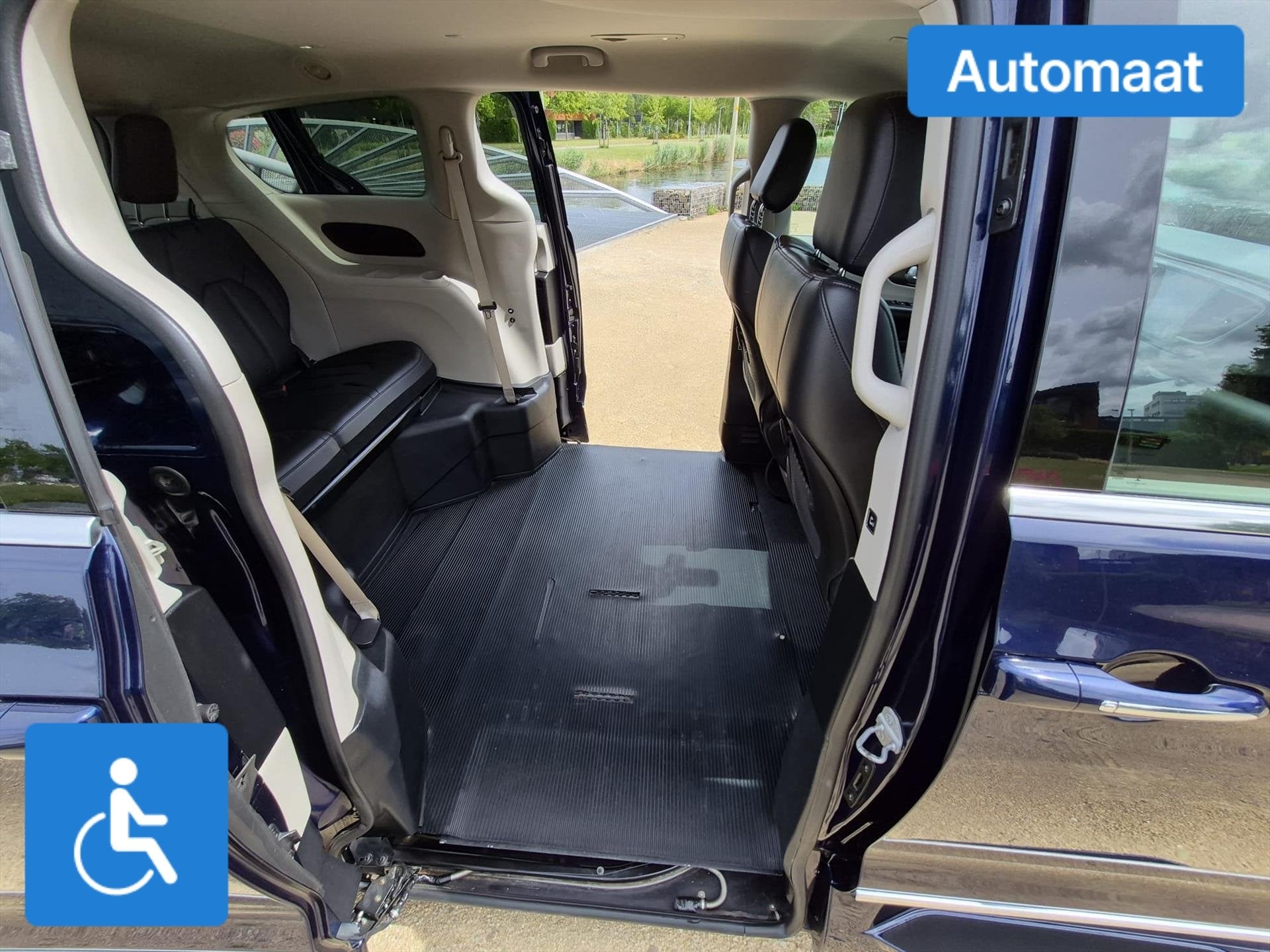 Chrysler Pacifica Rolstoelauto LUXE 5+1 of 4+1 (rolstoel voo, Auto's, Automaat, 12 maanden, Gebruikt, Zwart