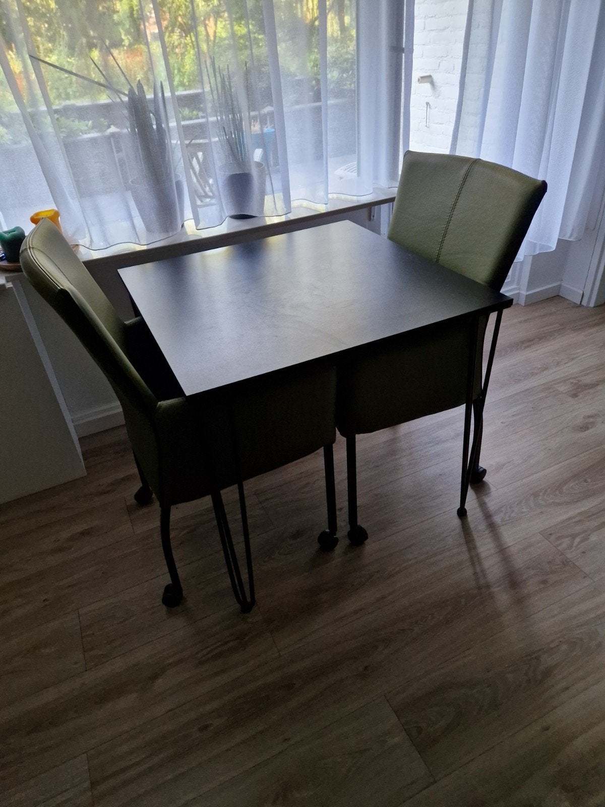 kleine eethoek, zwart, olijfgroen. 80x80, Ophalen, Gebruikt, Modern industrieel, Minder dan 4 stoelen