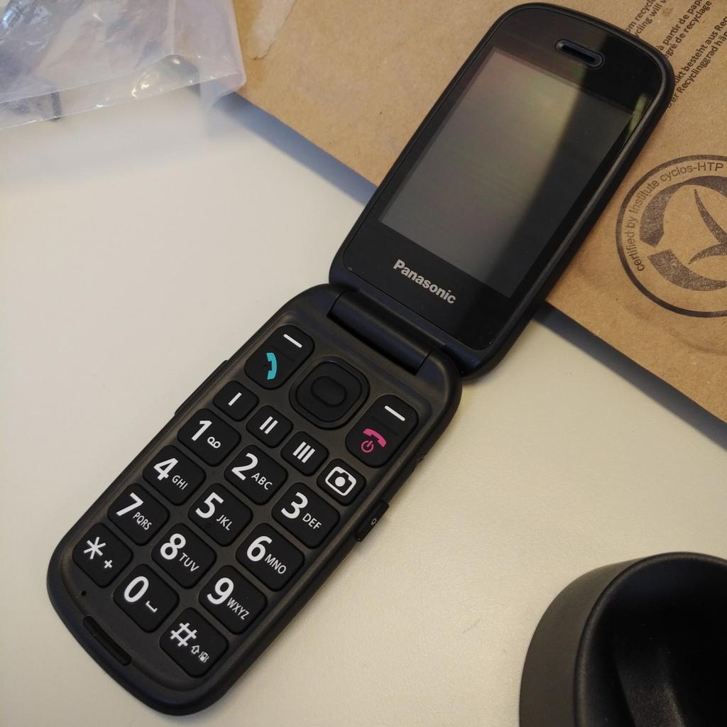 Panasonic KX-TU550 - Senioren Mobiele Telefoon (zwart - 4G), Telecommunicatie, Mobiele telefoons | Overige merken, Inklapmodel