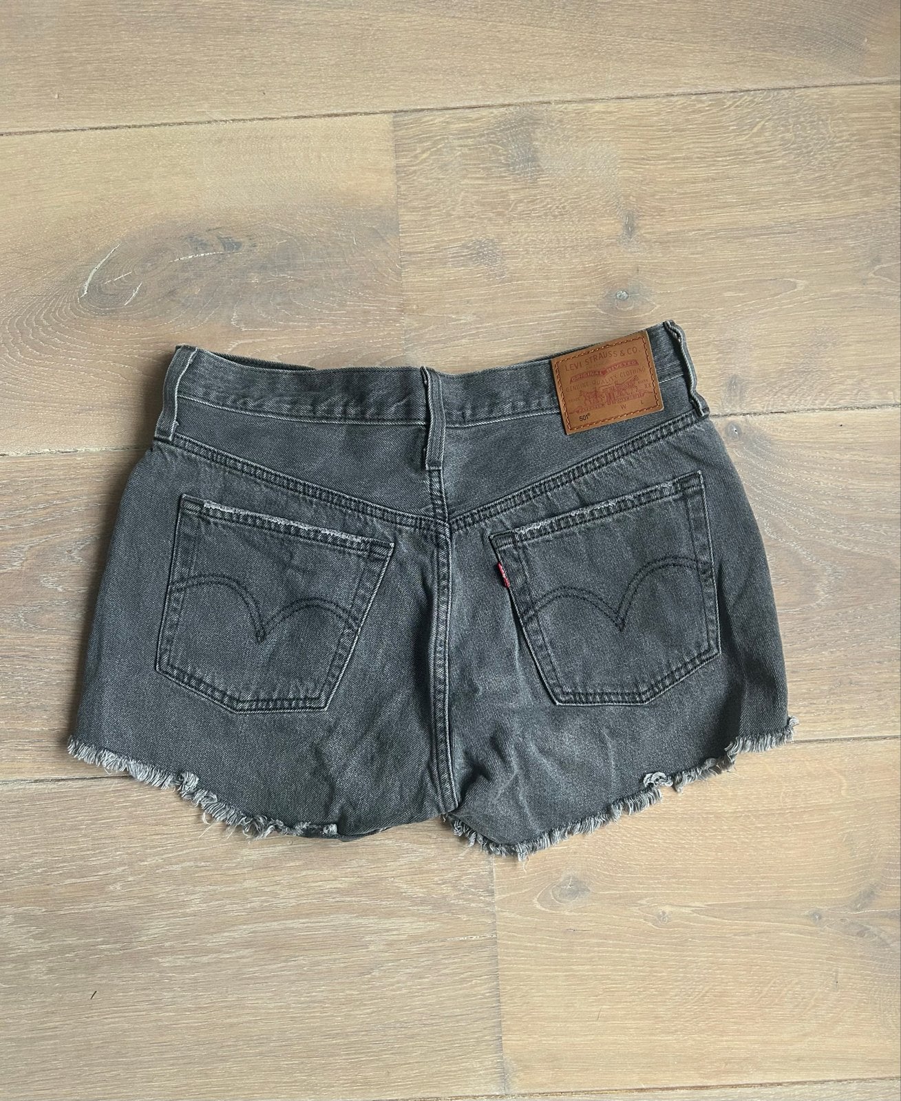 Levi's 501 Premium Zwarte Denim Shorts - Maat 36 (S), Kort, Verzenden, Zwart, Zo goed als nieuw
