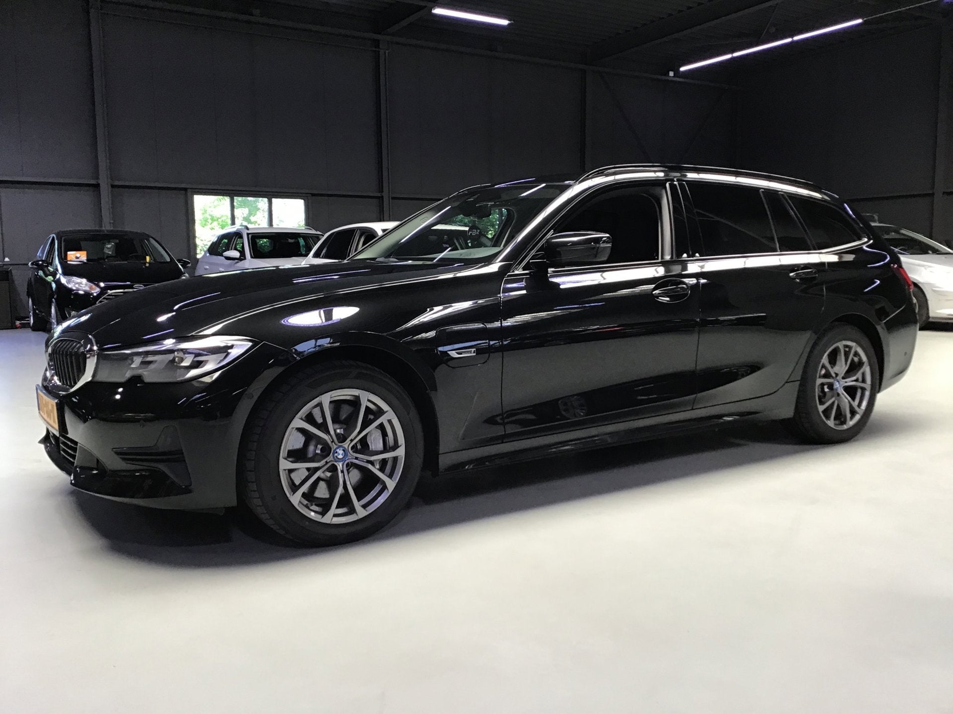 BMW 3-serie Touring 330e Business Edition Plus I 293PK I Cam, Auto's, Automaat, Achterwielaandrijving, Gebruikt, Euro 6