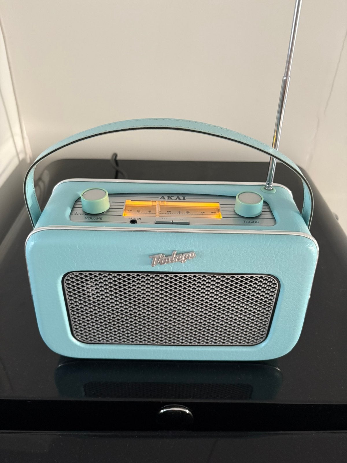 AKAI Retro Radio Turquoise Vintage Design FM /AUX, Ophalen of Verzenden, Zo goed als nieuw
