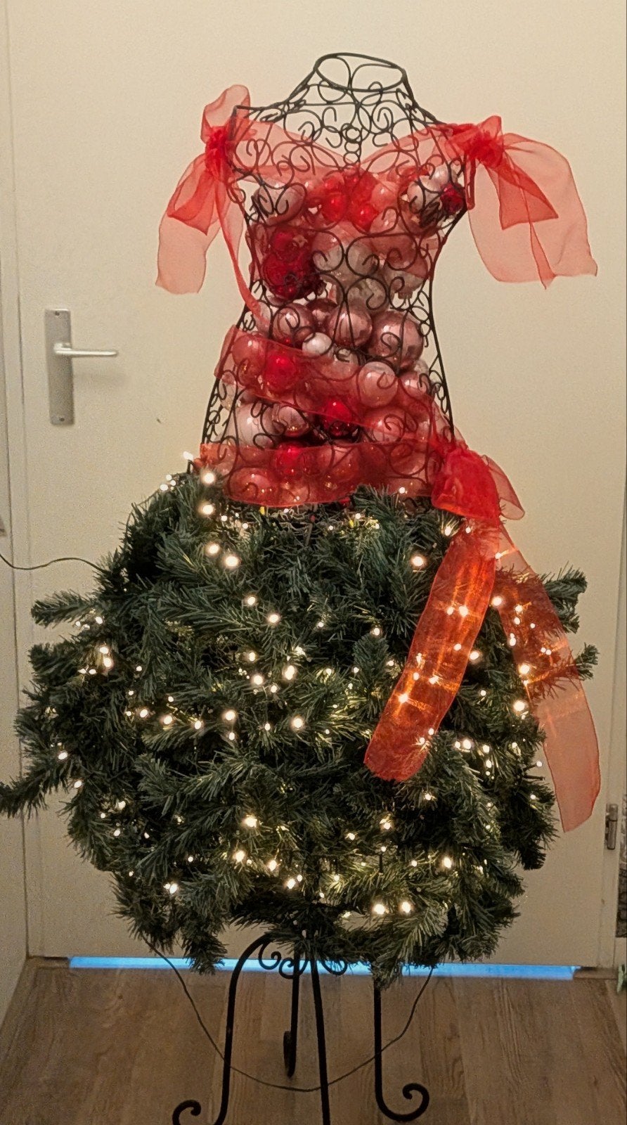 Kerst mannequin, Ophalen